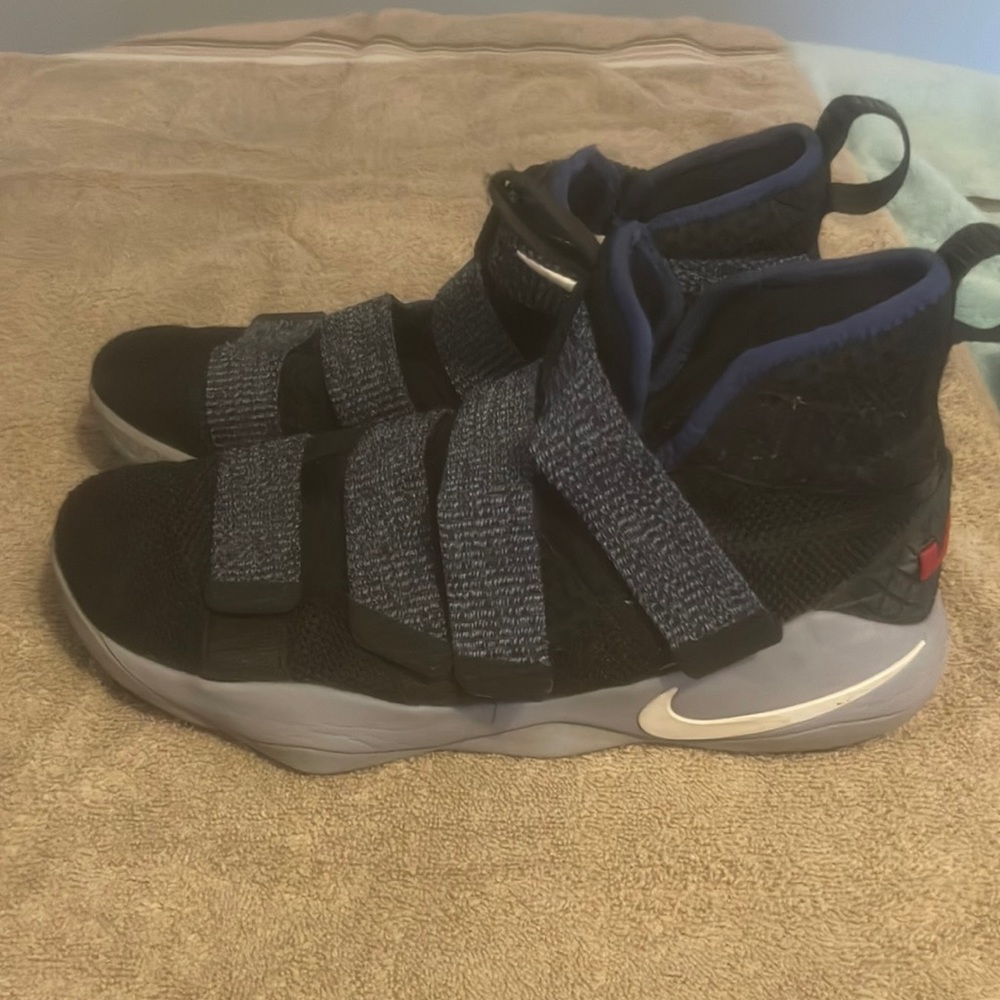 Nike zoom Basketball shoes